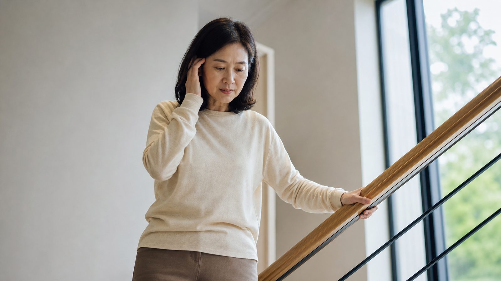 귀울림에 어지럼이나 먹먹함이 같이 온다면 — 이명·난청·어지럼이 겹칠 때